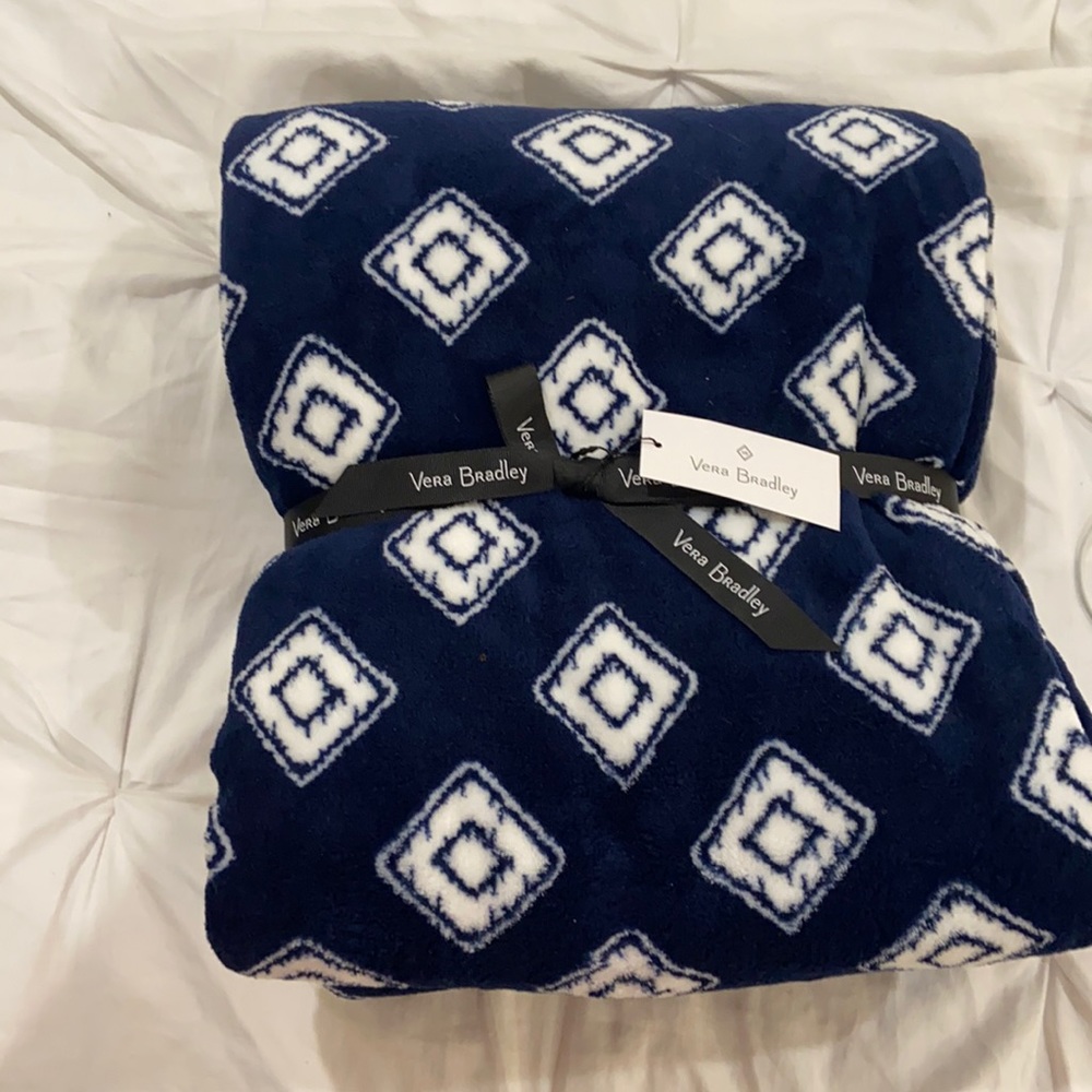 Vera bradley 94”x66” navy and white